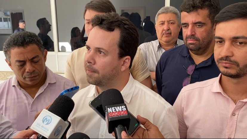 Prefeito Guilherme Saraiva assina ordens de serviço para realização de diversas obras em Barbalha