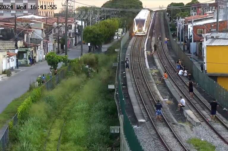 Metrofor alerta que soltar pipas dentro da via férrea é crime e gera risco de acidentes