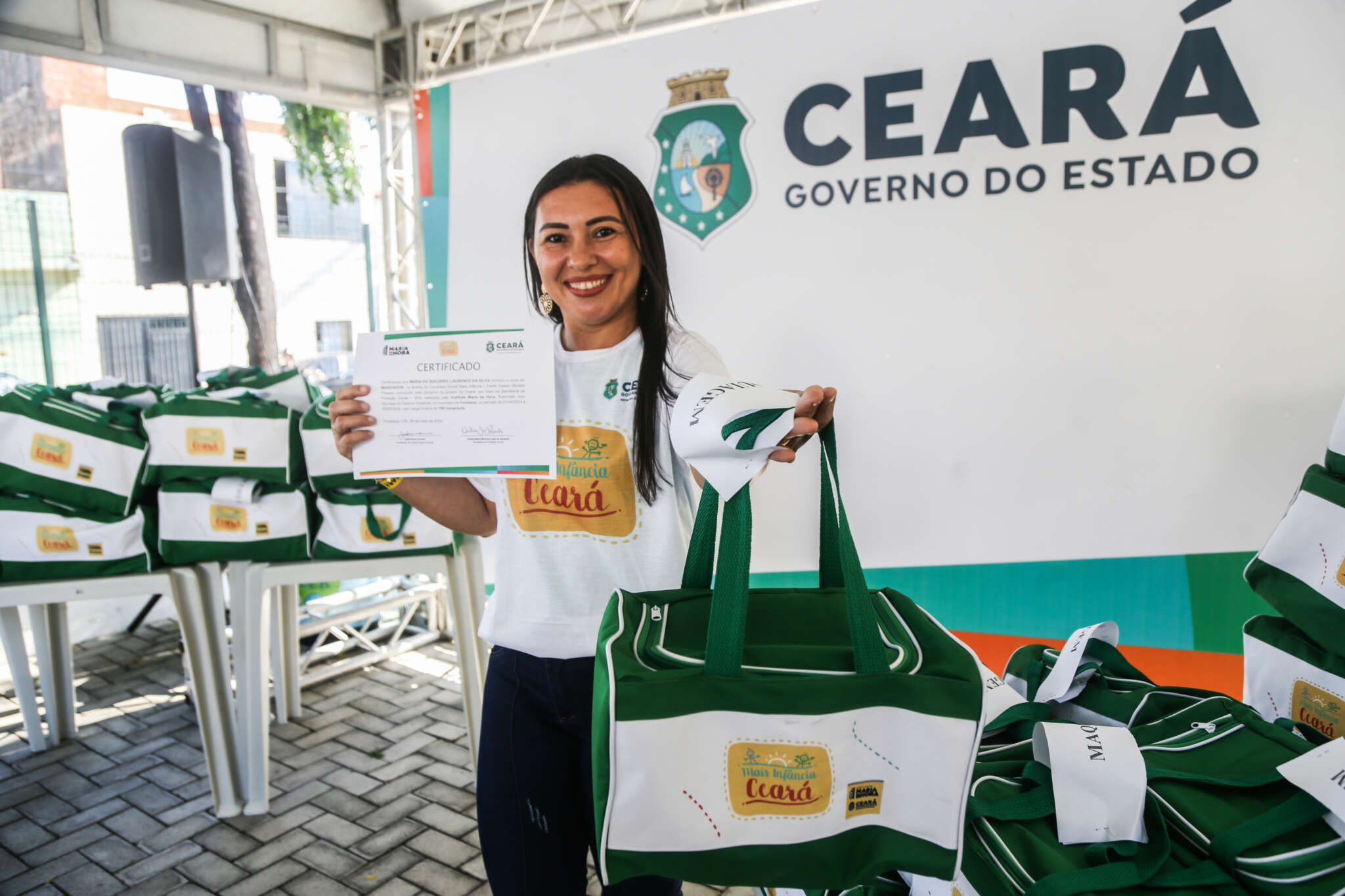 Mais de 1.100 alunos são certificados nos Complexos Sociais Mais Infância, em Fortaleza e Barbalha