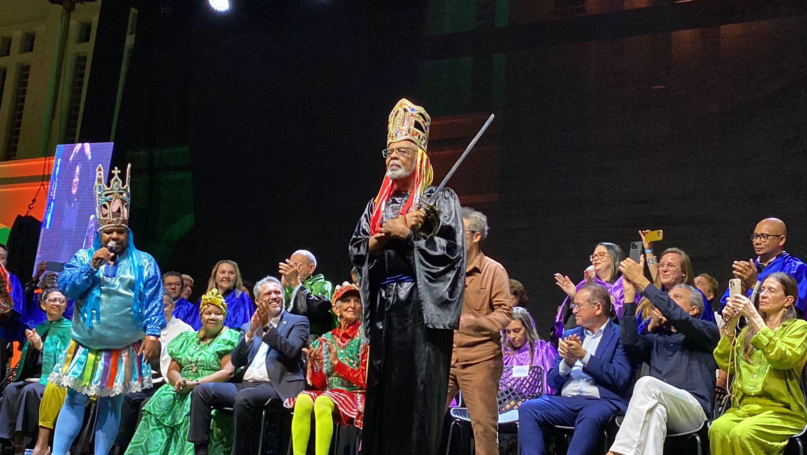 Cantor Gilberto Gil recebe título de doutor honoris causa da Urca em cerimônia realizada no Crato