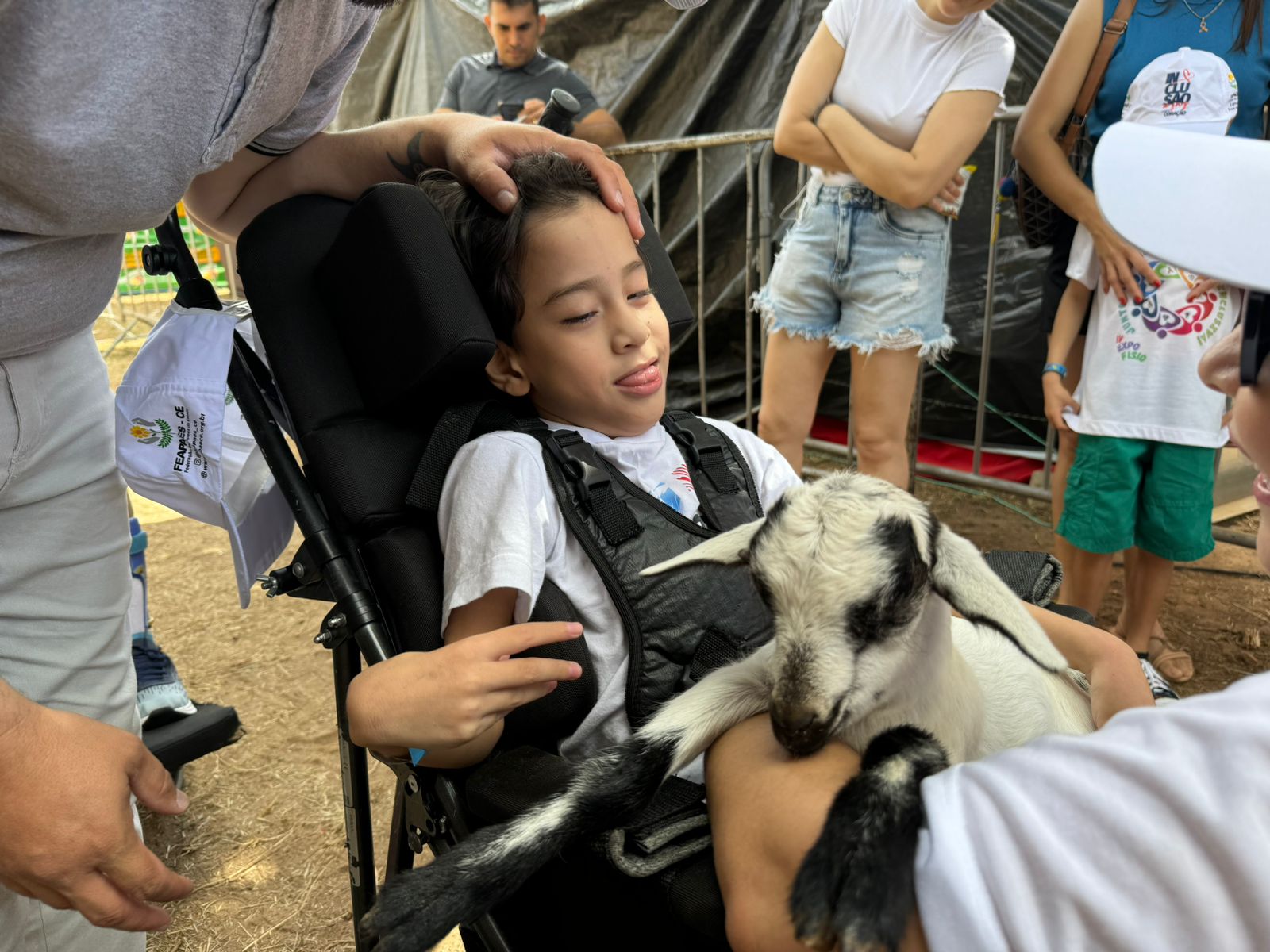 Crianças e adolescentes com autismo e outras deficiências visitam Expocrato numa iniciativa da Accoa e instituições parceiras