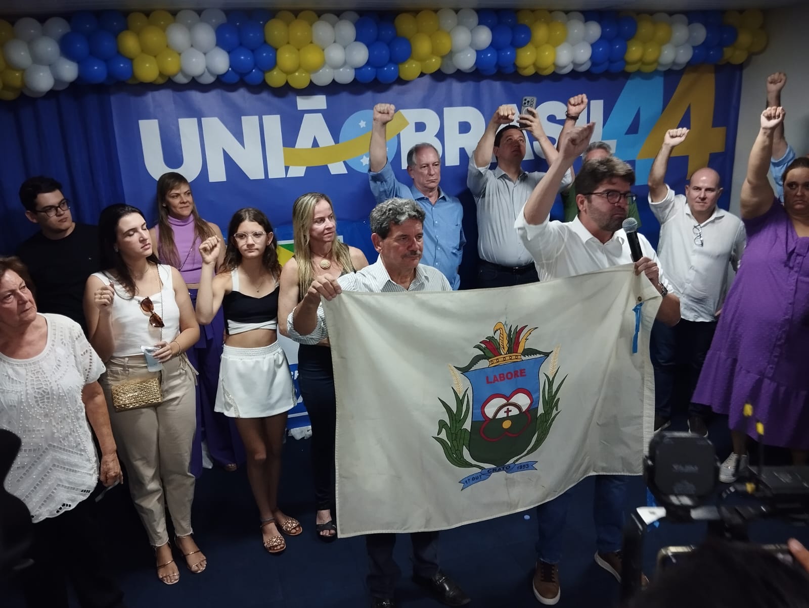 Com a presença de Ciro Gomes, convenção homologa candidatura de Aluísio Brasil a prefeito e de Zé Adega a vice, no Crato