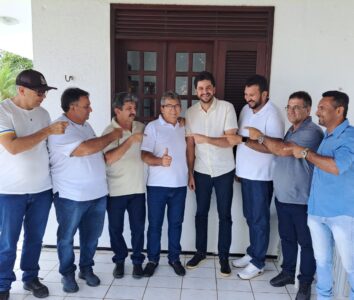 Em Abaiara, pré-campanha de Angin ganha reforço do deputado Guilherme Landim