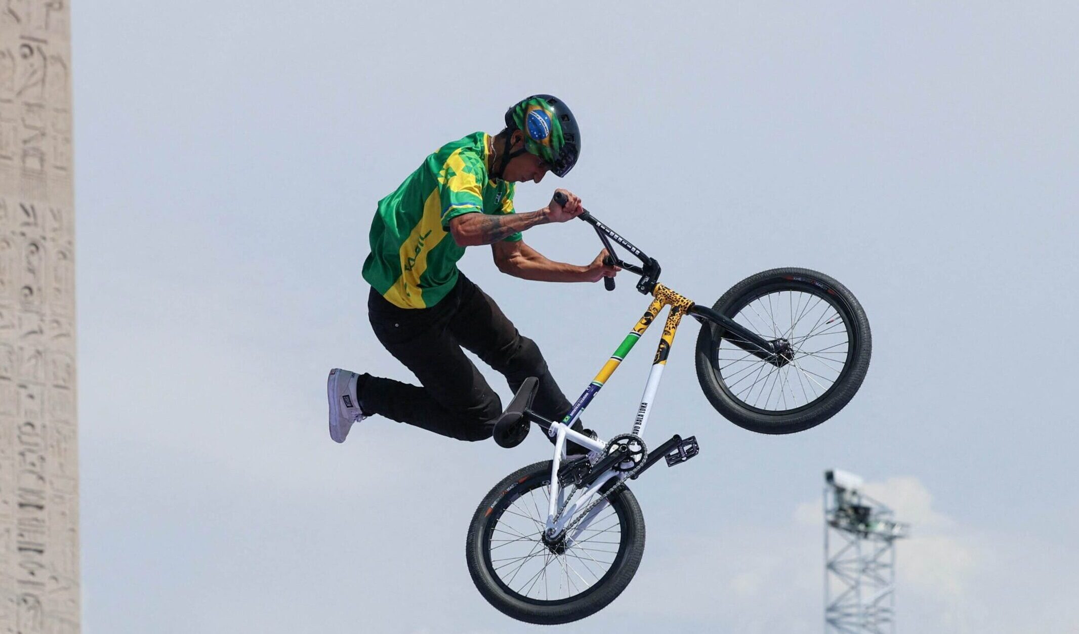 Gustavo “Bala Loka” fica em sexto na final do ciclismo BMX freestyle