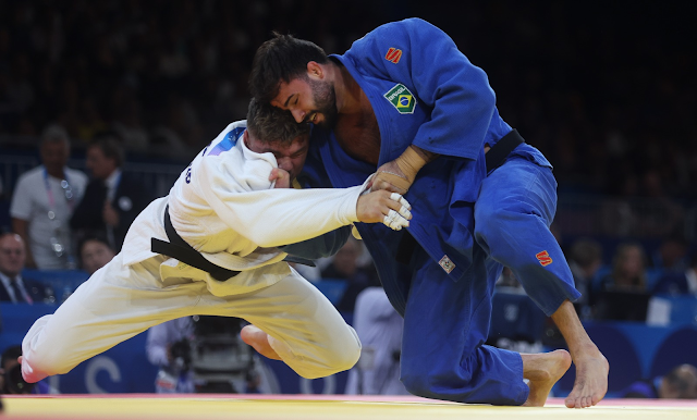 Judô: Rafael Macedo vence 3 lutas, mas deixa escapar o bronze em Paris