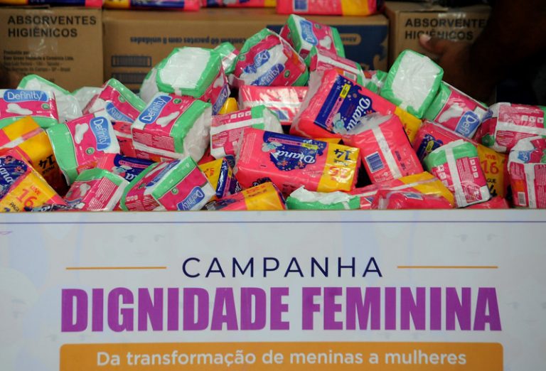 Projeto em análise na Câmara assegura a distribuição de absorventes femininos em pelo menos um local por município