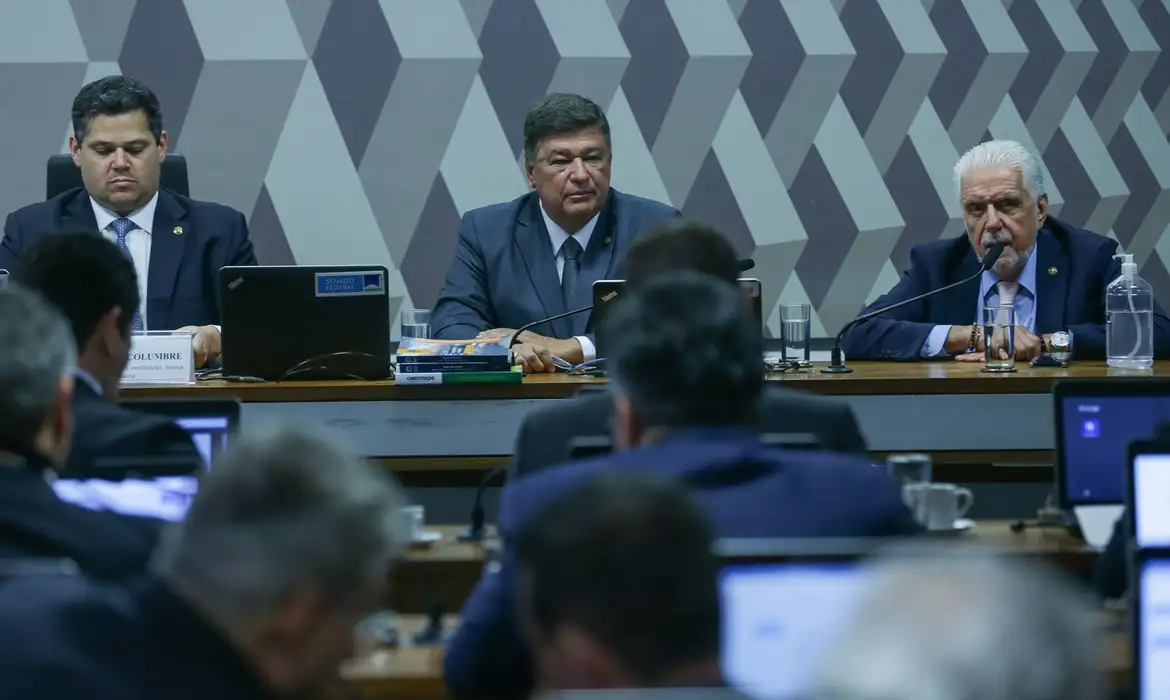 Senado adia votação da PEC da autonomia financeira do BC