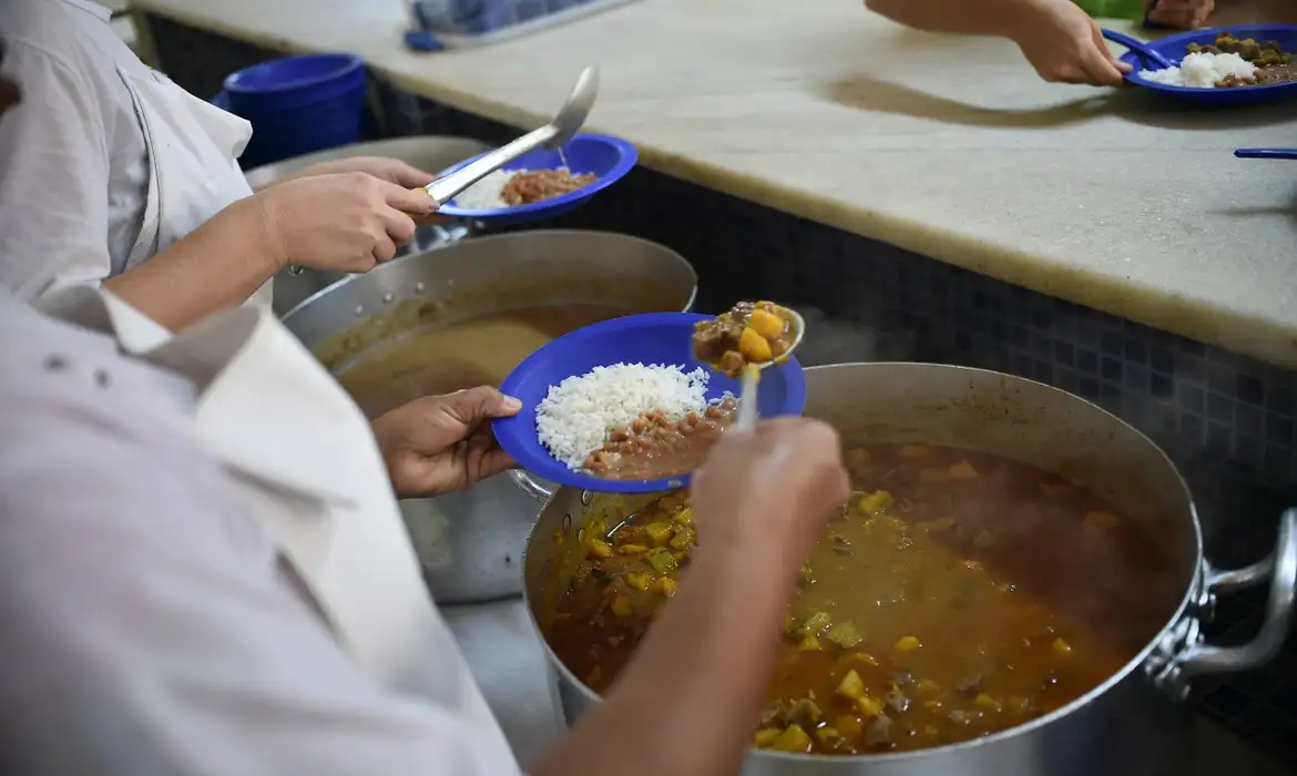 Prefeitos e vereadores terão desafio de combater fome no Brasil