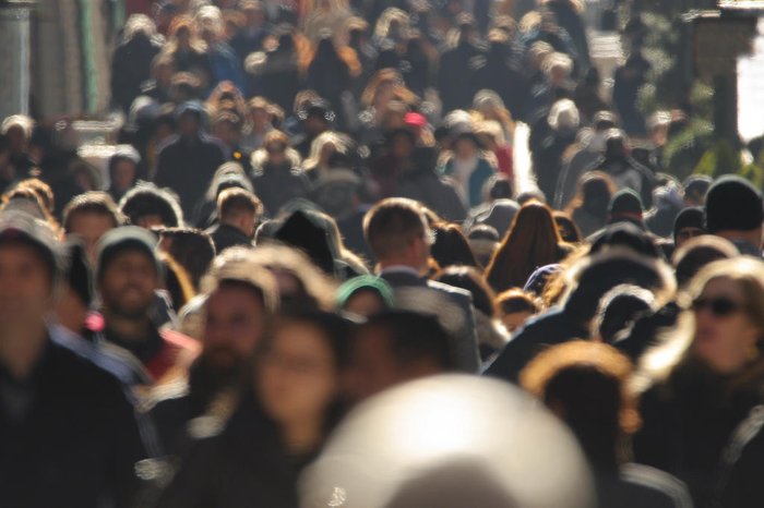 Renda de pessoas negras equivale a 58% da de brancas, mostra estudo