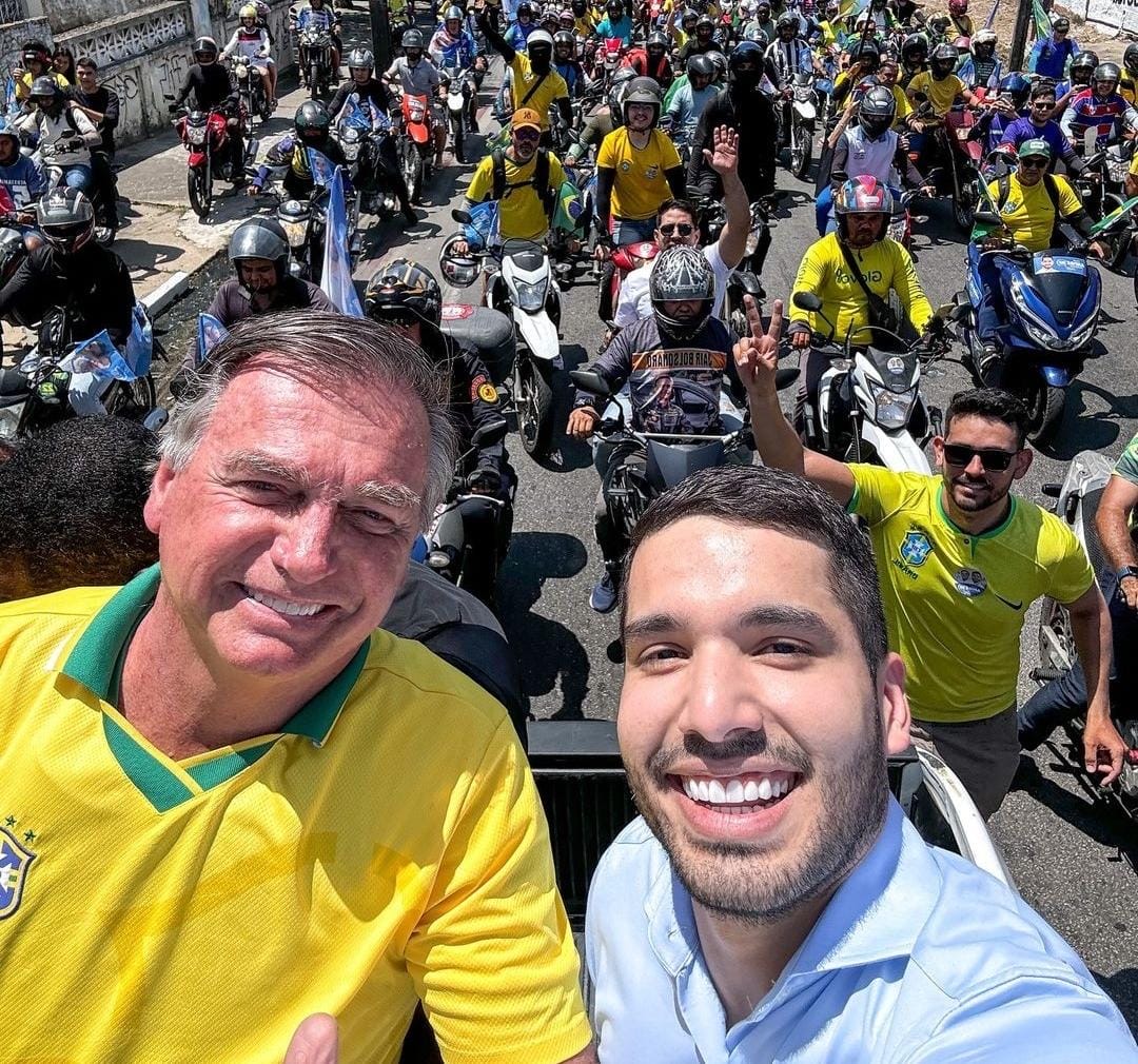 André Fernandes realiza motociata em campanha para prefeito de Fortaleza com presença de Bolsonaro