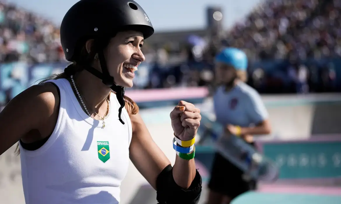 Dora Varella leva 4º lugar inédito para Brasil no skate park feminino