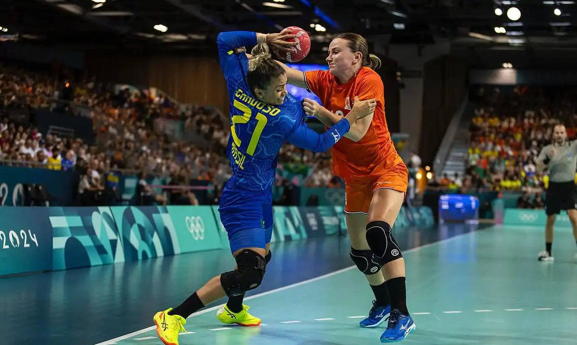 Handebol feminino: Brasil perde para Holanda e se complica em Paris