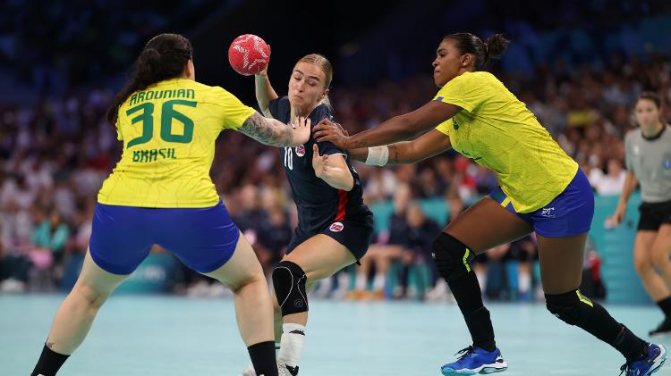 Brasil cai diante da Noruega e se despede no handebol feminino