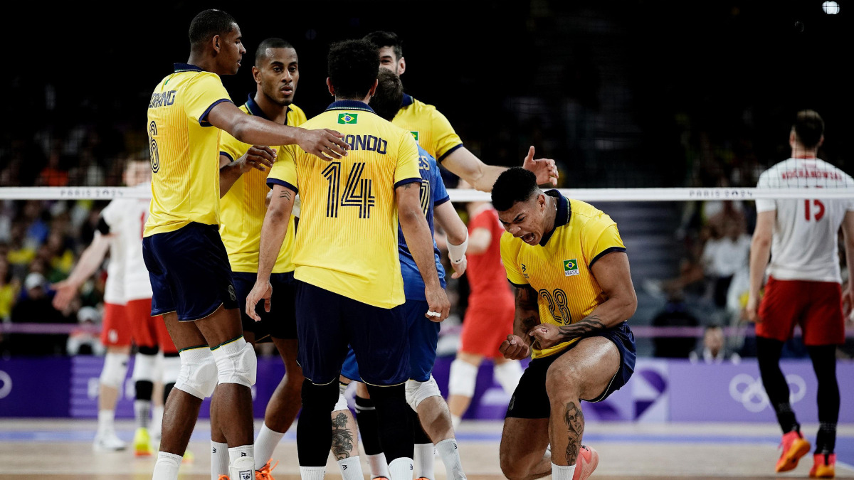 Vôlei masculino: Brasil vence Egito e se garante nas quartas em Paris