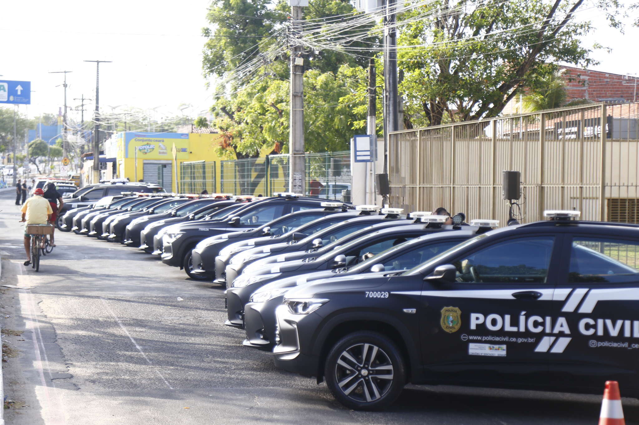 Governo entrega 25 viaturas para Polícia Civil e realiza apresentação de policiais militares