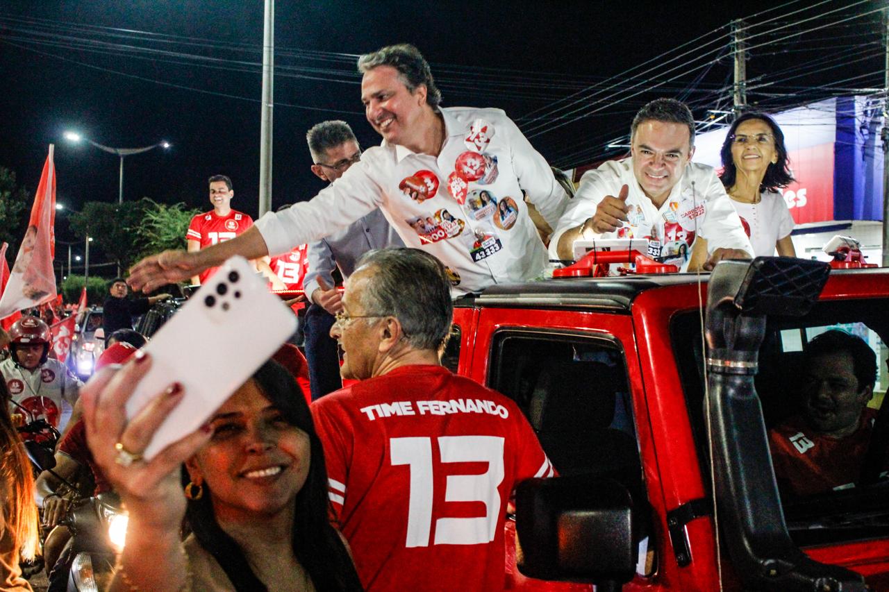 Carreata de Fernando Santana, com presença do ministro Camilo, reúne milhares de pessoas em Juazeiro do Norte