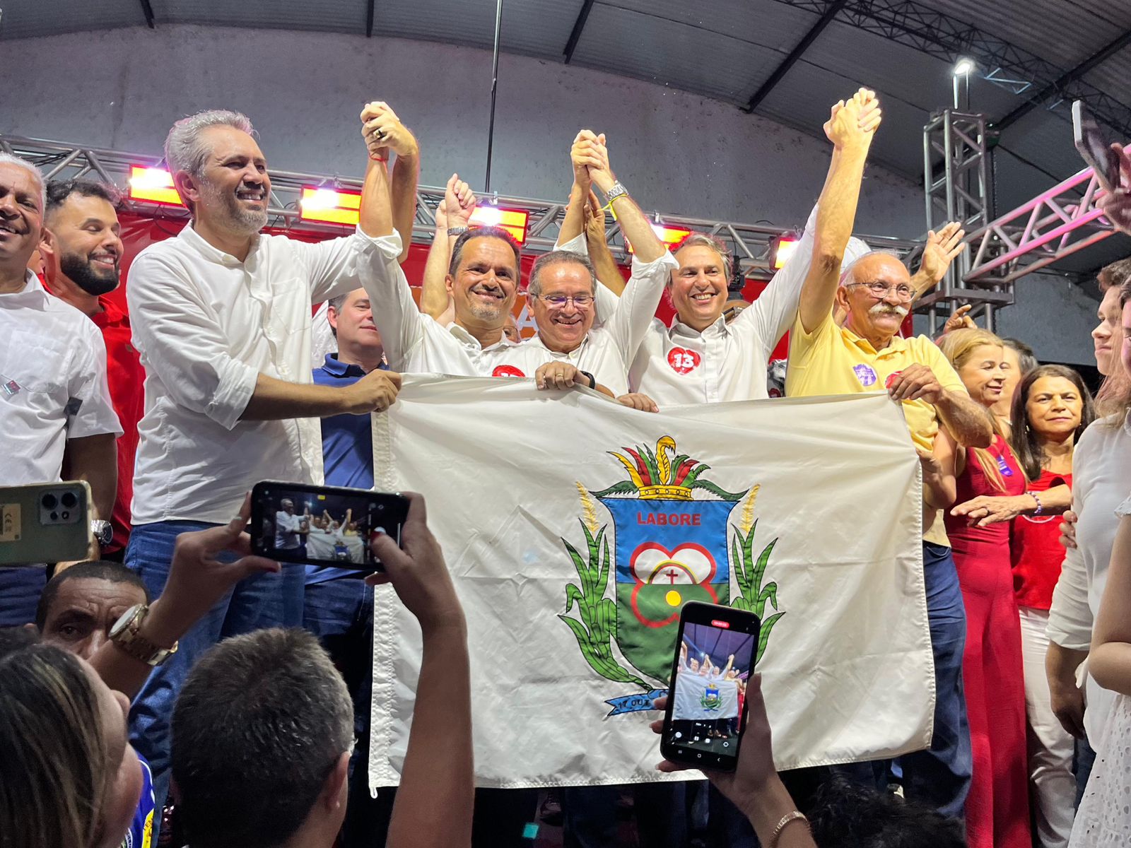 Governador Elmano participa de grande caminhada no Crato com André Barreto, Dr. Leitão e Zé Ailton nesta quinta-feira