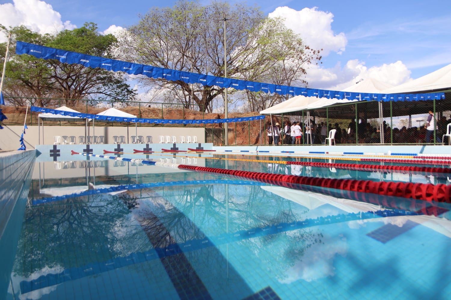 Após 11 anos, piscina semiolímpica é entregue aos juazeirenses