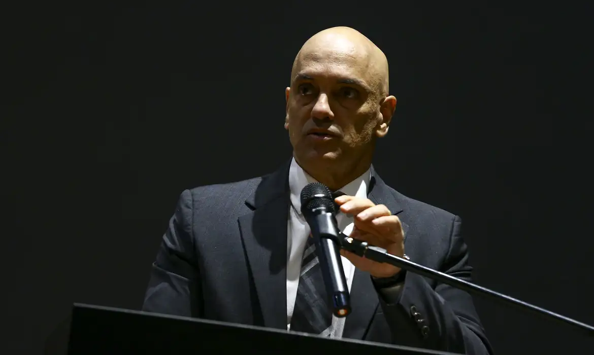 Moraes convoca 1ª Turma para julgar suspensão da plataforma X