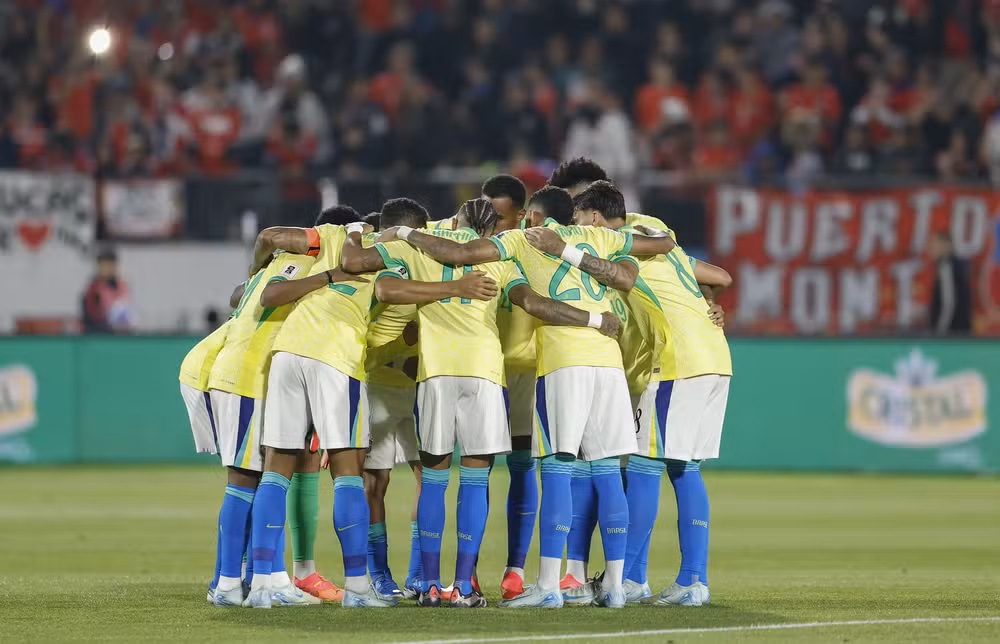 Brasil vence Chile no sufoco e ameniza pressão nas eliminatórias