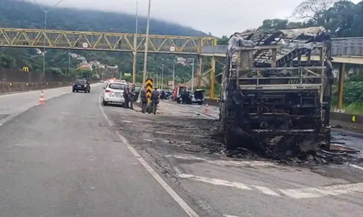 Torcida organizada do Palmeiras, Mancha Alvi Verde nega envolvimento em emboscada contra ônibus da Máfia Azul, do Cruzeiro