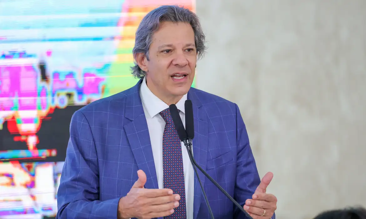 Haddad confirma envio de PEC sobre revisão de gastos