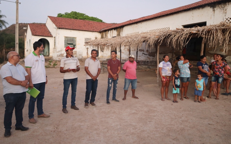 Famílias recebem concessão de direito de uso à terra pública em Santana do Cariri