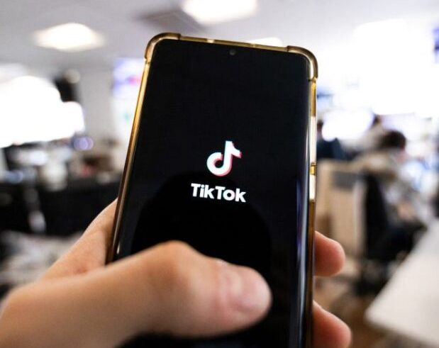 Governo processa TikTok por tratamento irregular de dados de crianças