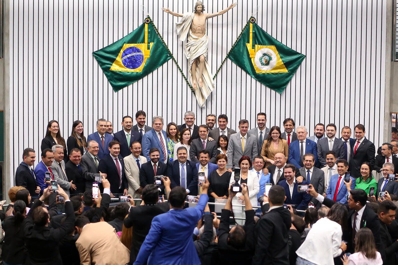 Após obras de restauração, Plenário 13 de Maio é reaberto em sessão ordinária