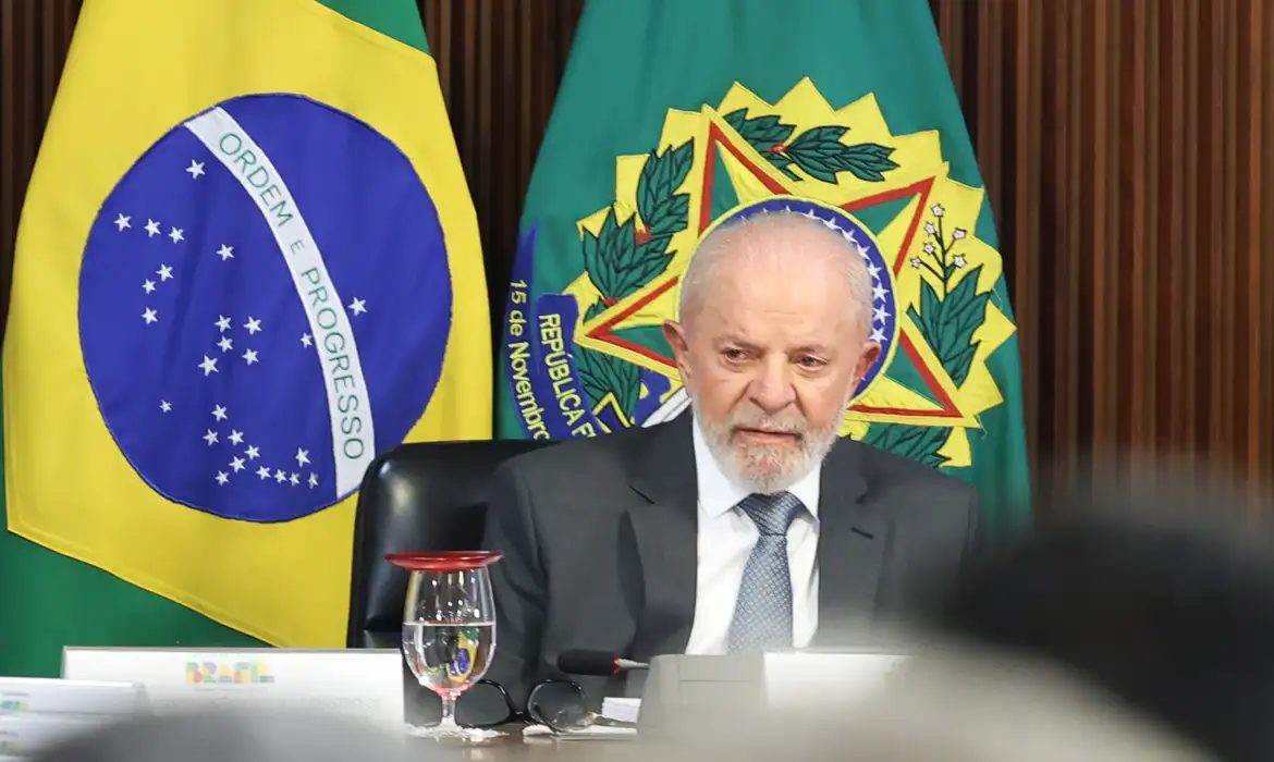 Com homenagem a Paul Singer, Lula sanciona Lei da Economia Solidária