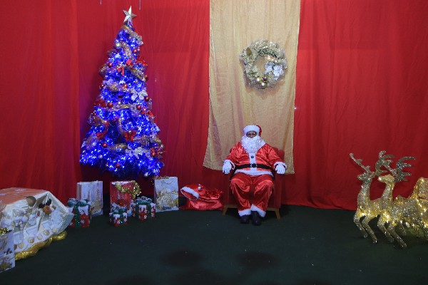 Papai Noel estará na Escola de Saberes Daniel Walker até dia 24, em Juazeiro do Norte