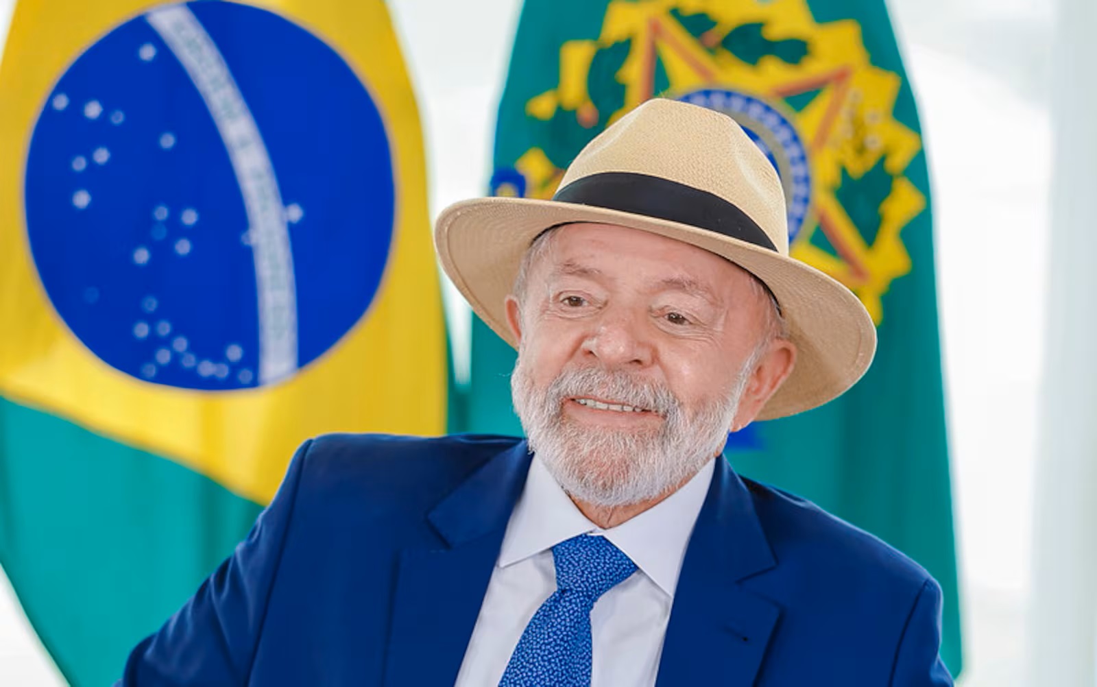 Ainda estamos aqui para dizer ditadura nunca mais e democracia sempre, diz Lula