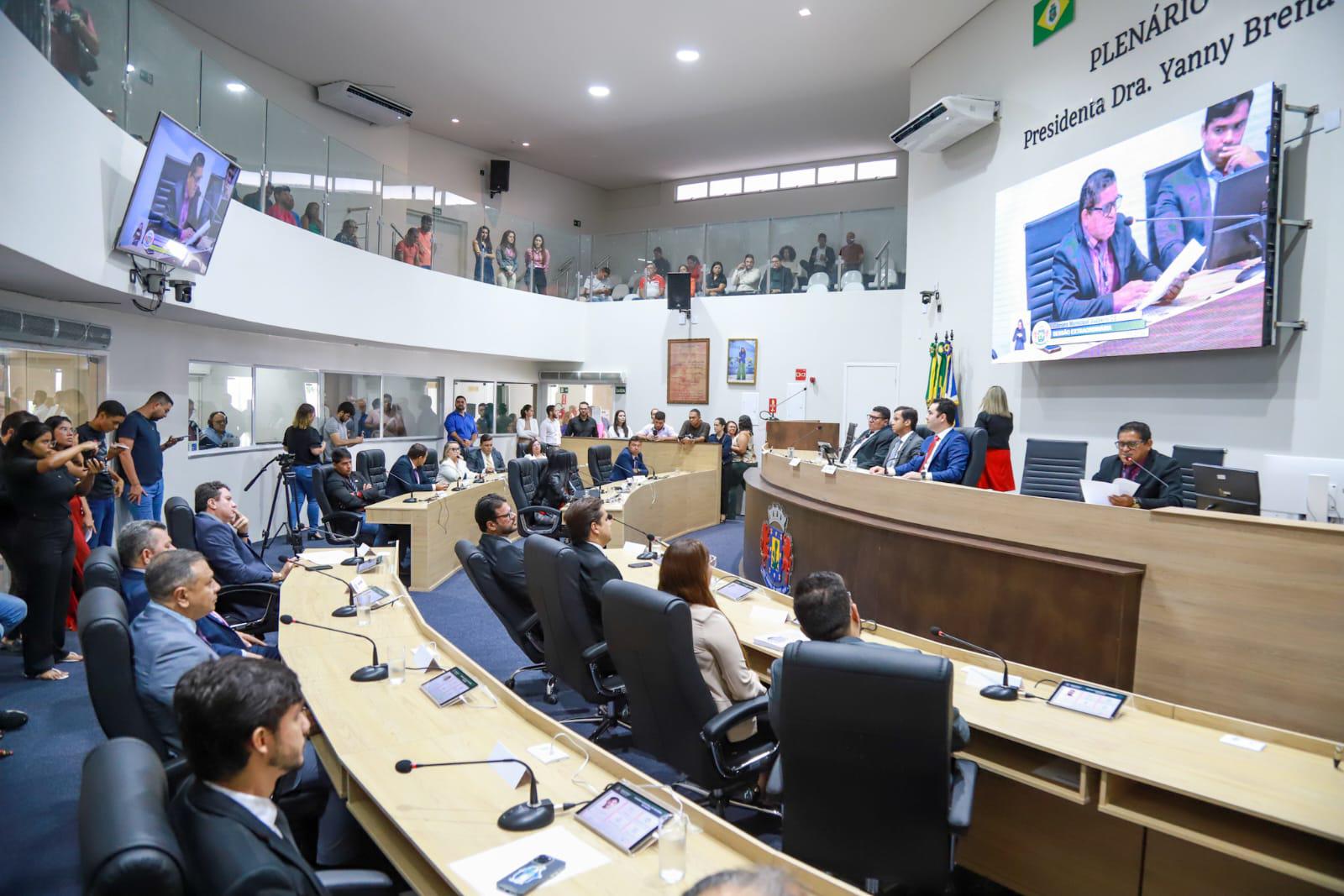 Câmara de Juazeiro do Norte realiza nova sessão extraordinária para recebimento do relatório que trata sobre a Lei Orgânica