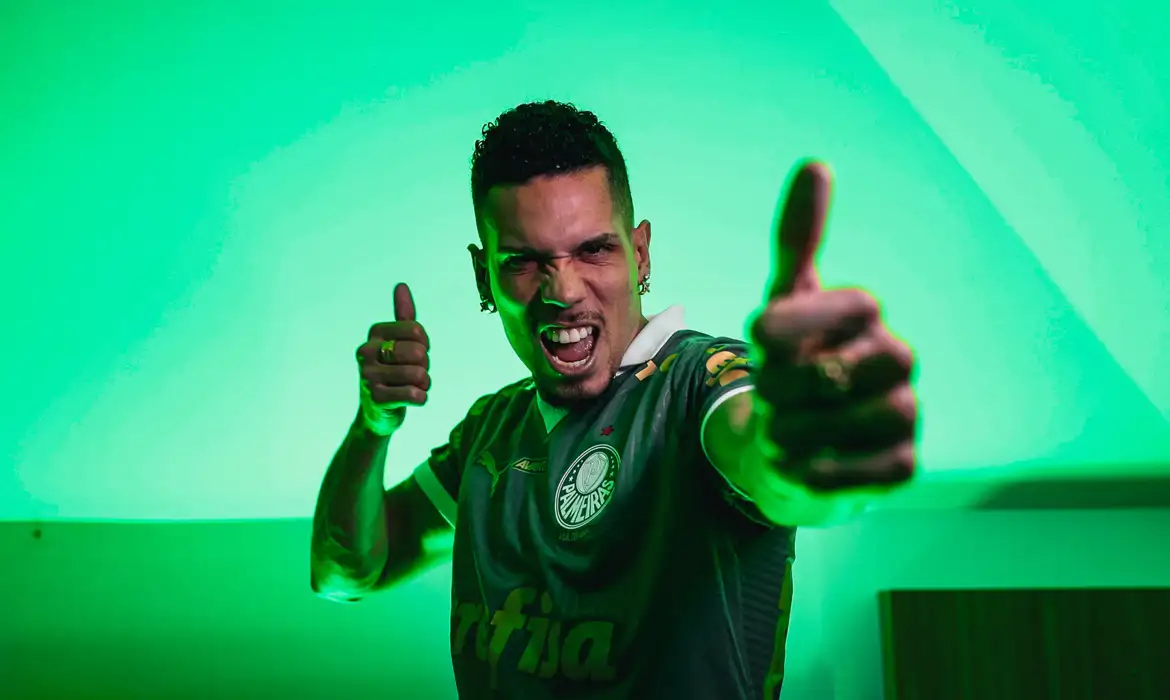 Palmeiras anuncia a contratação do atacante Paulinho