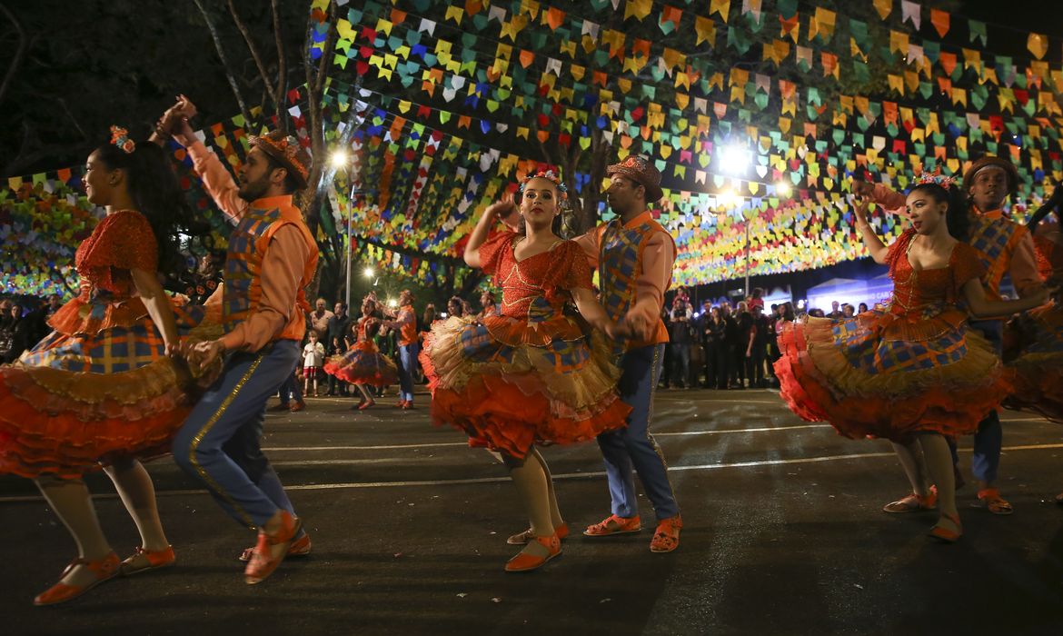 Festa popular preferida do brasileiro é a junina, e não o carnaval