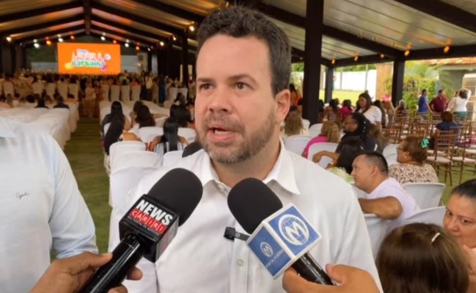 Prefeito Guilherme Saraiva participa do lançamento do ano letivo, fala sobre fardamento e ônibus escolares em Barbalha