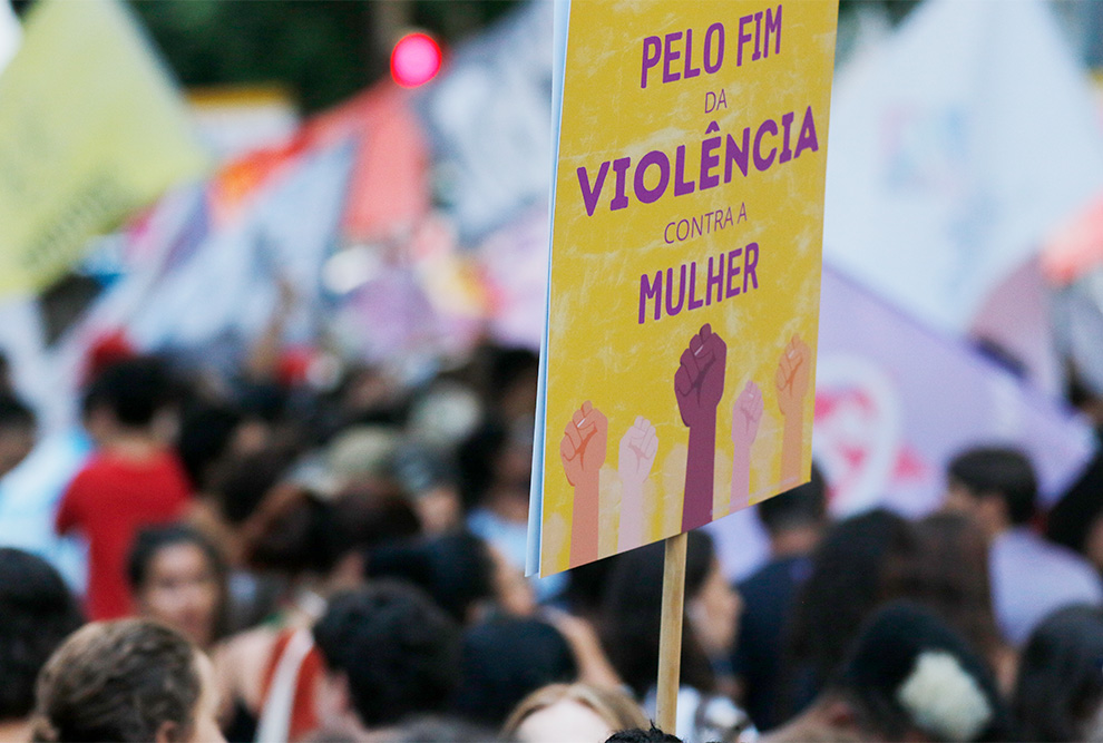 A cada 17 horas, ao menos uma mulher foi vítima de feminicídio em 2024